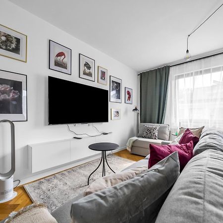 Skierniewicka Apt - Parking, Workspace, Balcony - By Rentujemy Warsaw Exterior photo